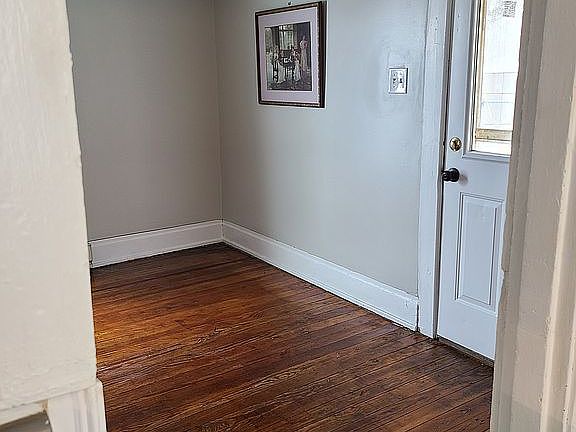 2nd image of 626 Catalpa Dr