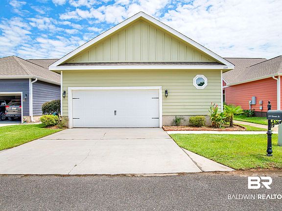 2nd image of 1219 Lavender Ln