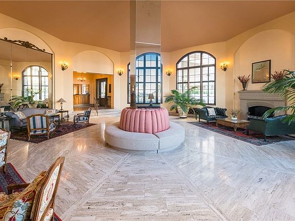 4th image of 800 E Ocean Blvd Unit 207