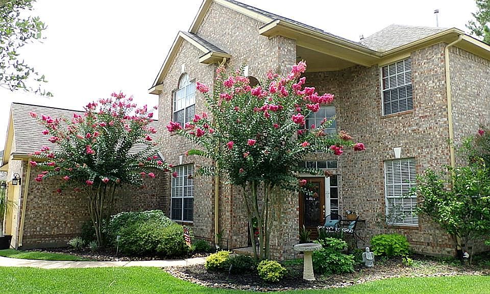 1st image of 9810 Edgewood Manor Ct