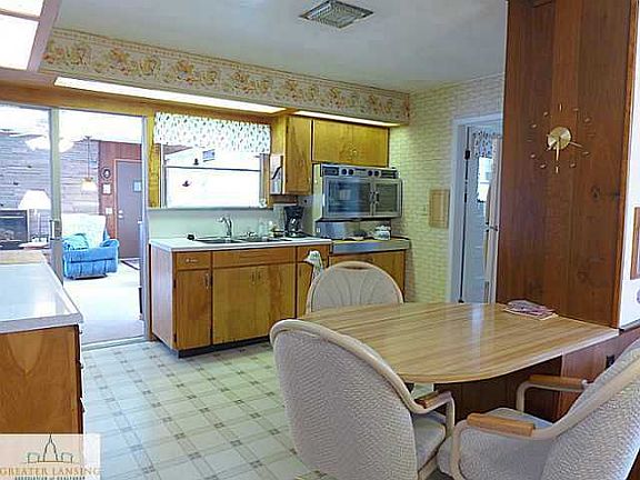 3rd image of 2243 Luwanna Dr