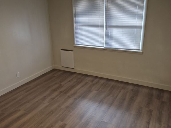 218 S Lewis St APT 2