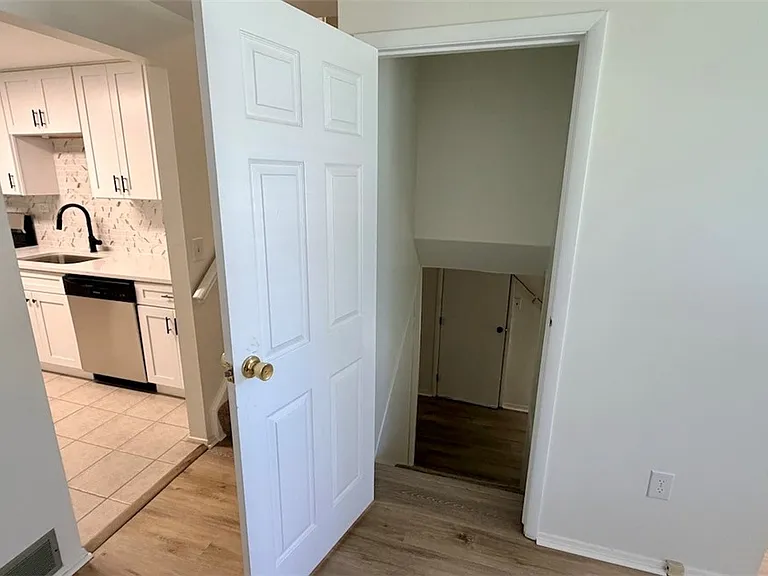 3812 Louisa St — Photo 25