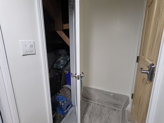 5th image of 315 Orizaba Ave #1