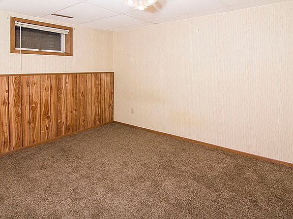 3rd image of 3400 Canyon Dr APT 1B
