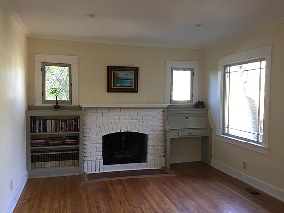 3rd image of 4833 Shelby Pl