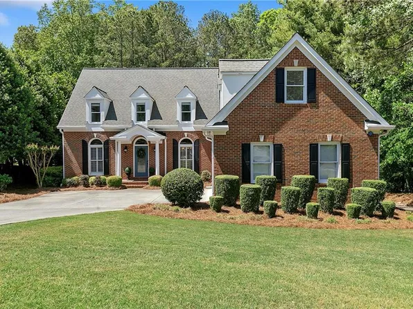 2135 Whittingham Ct, Roswell, GA 30075