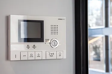 Rented by Oz Kfir, LREB