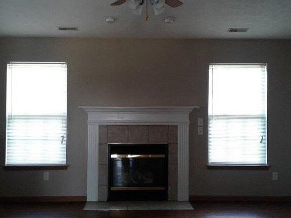 3rd image of 3131 Cirrus Ct