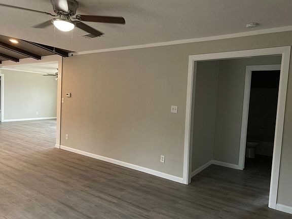 5th image of 211 Alta Dr