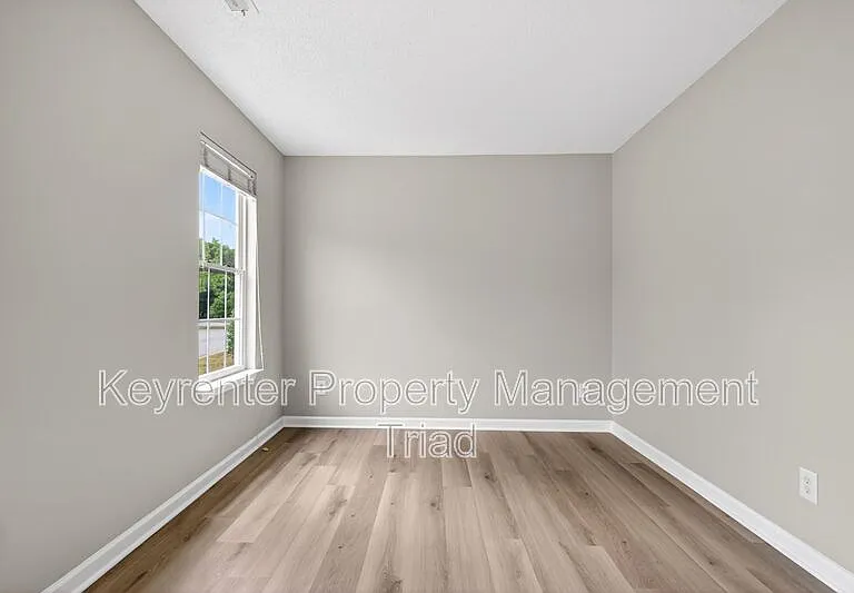 2703 Stafford St — Photo 22