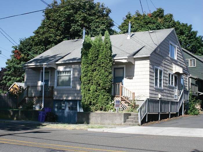 411 High Street
