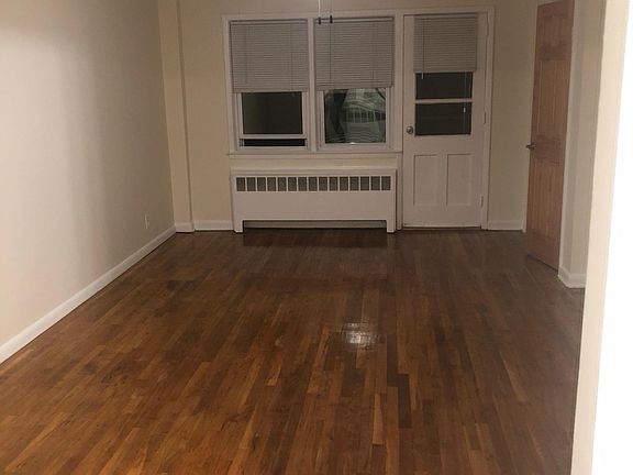 4th image of 824 E Broadway APT 204