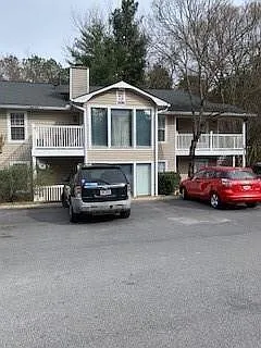 309 Augusta Dr SE — Photo 2
