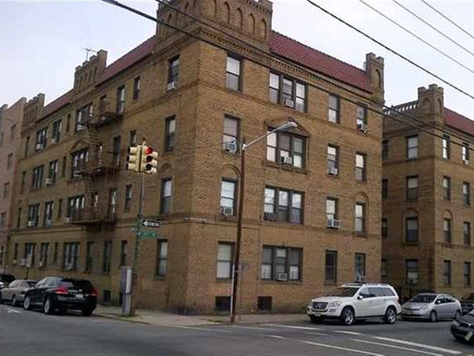 1st image of 150 37th St B5 #B5