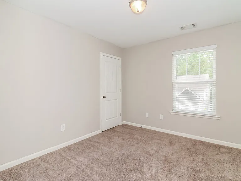 412 Fieldcrest Dr — Photo 15