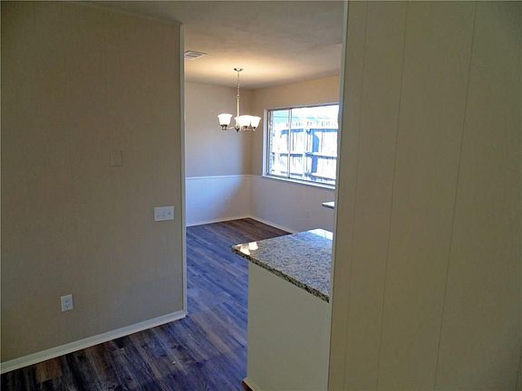 4th image of 1708 Hilltop Ln