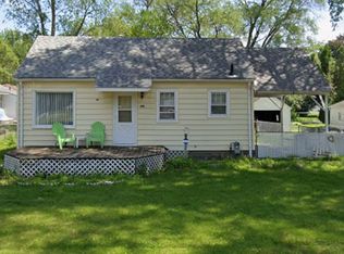 820 Adrian St, Waterloo, IA 50703