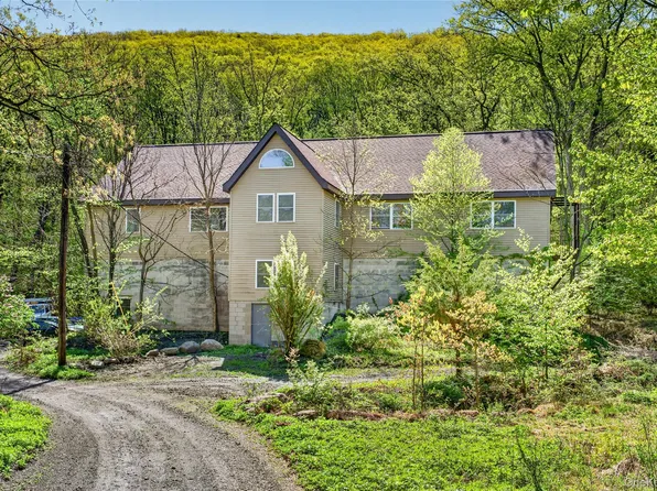 12 Summit Trail, Monroe, NY 10950