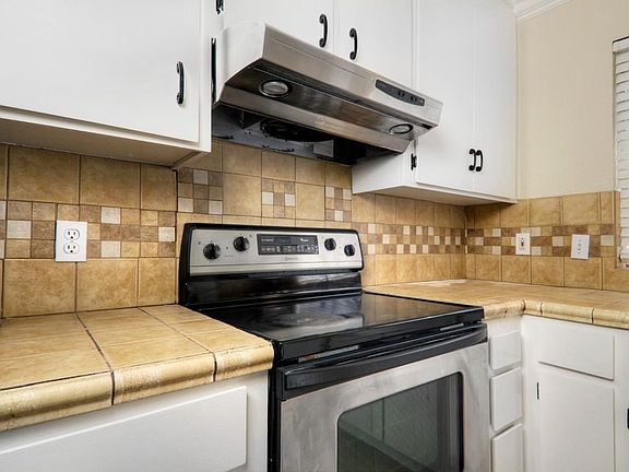 5th image of 420 Tortola Way