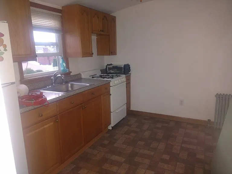 169 Litchfield Ave — Photo 3