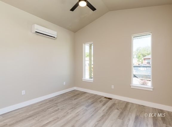 5th image of 240 Fir St