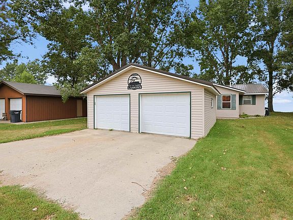5th image of 250 SE Lake Dr