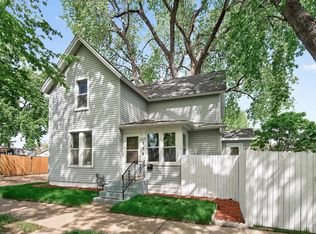 558 Osceola Ave S, Saint Paul, MN 55102