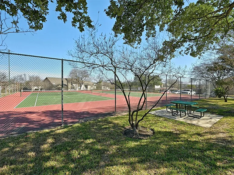 2002 Millay Dr #118 — Photo 31