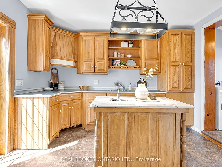 52 1/2 Victoria Ave N #MAIN — Photo 15