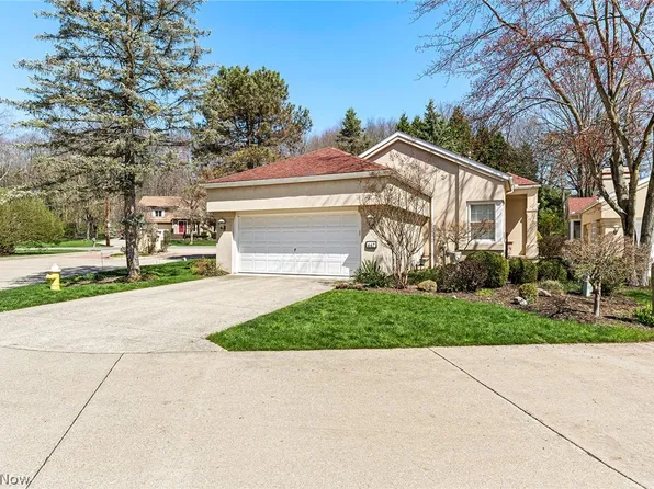 447 Armante Ct, Akron, OH 44313