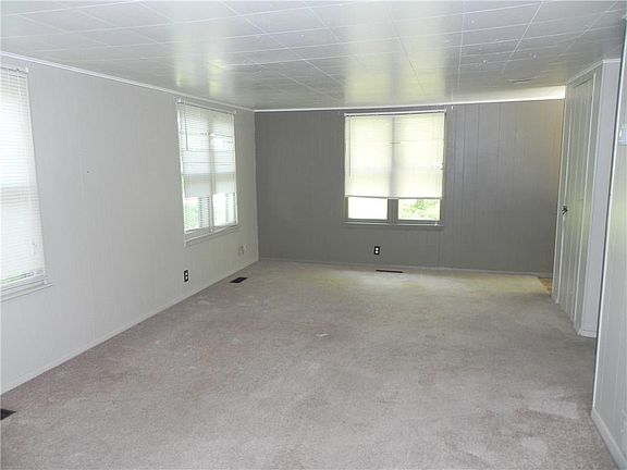 4th image of 462 N Jefferson St