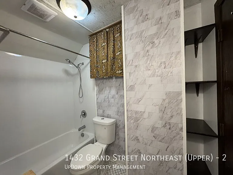 1432 Grand St NE #2 — Photo 17