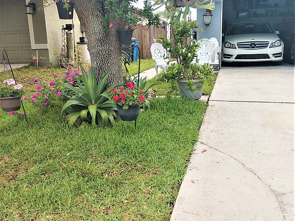 3rd image of 431 Country Vineyard Dr