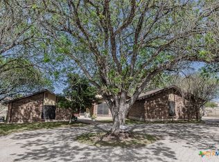 1907 Fm 465, Marion, TX 78124