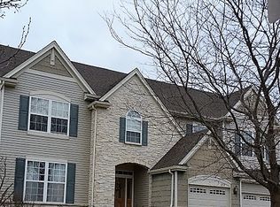 237 W Prairie Walk Ln, Round Lake, IL 60073