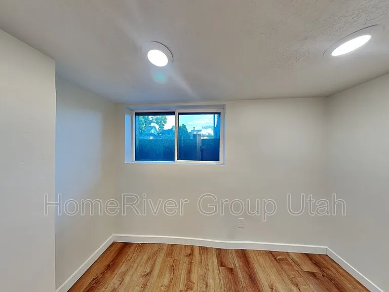 563 S Denver St #1 — Photo 12