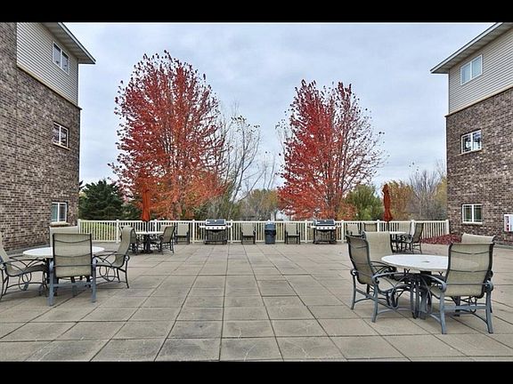 4th image of 1331 Lake Dr W #111