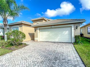 15914 Golden Lakes Dr, Wimauma, FL 33598
