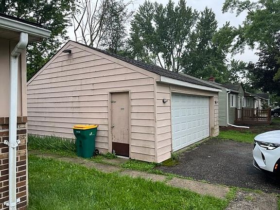 3rd image of 22840 Tulane Ave