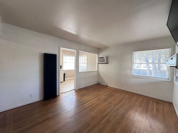 4th image of 610 William St #A