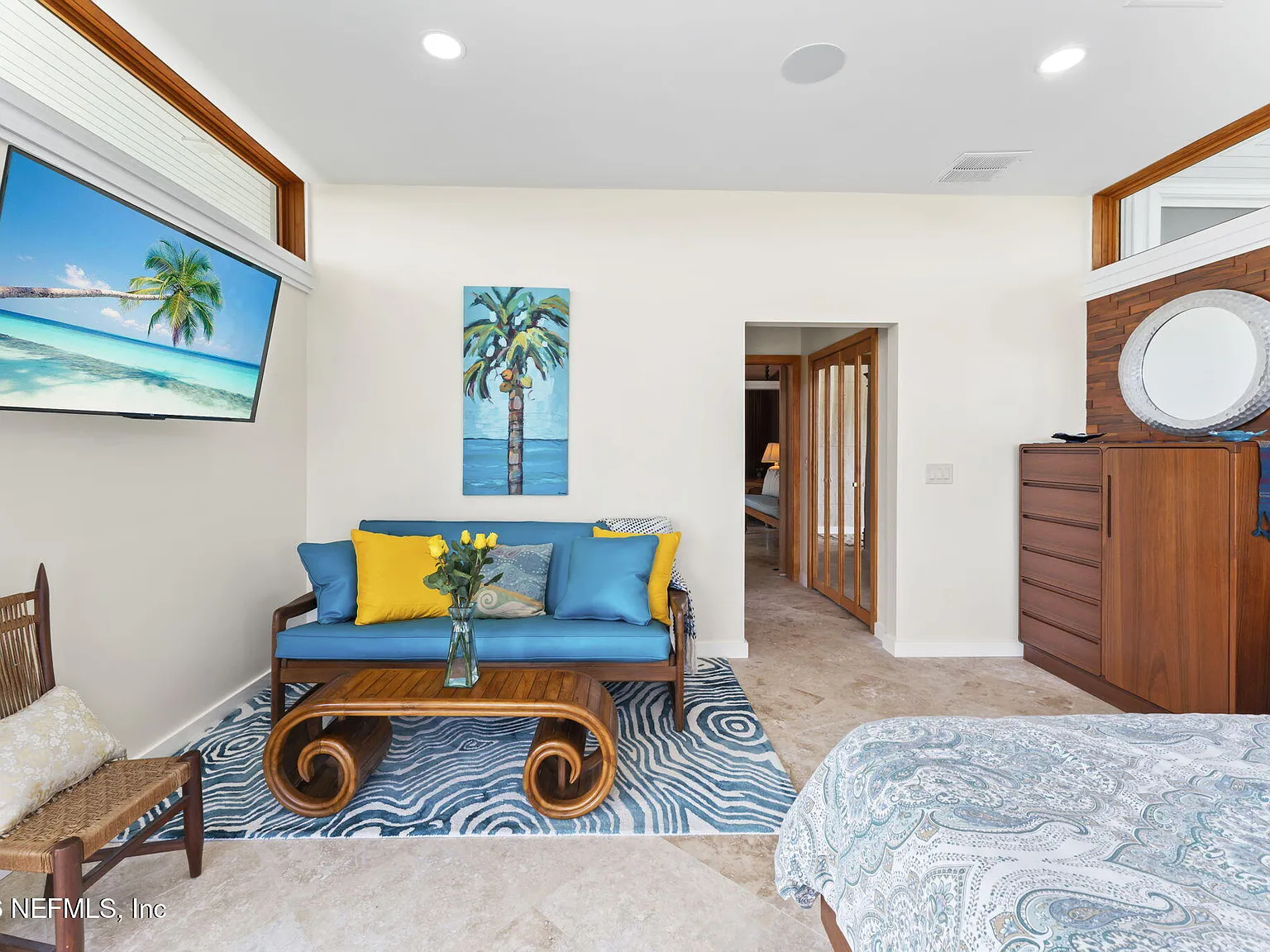 2 bed, 2.0 bath, 1900 sqft, $7,300 — Photo 3