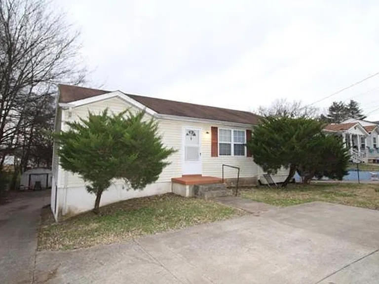250 Tobacco Rd #B — Photo 1