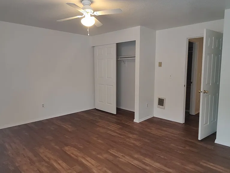 1109 Schurman Rd S — Photo 17