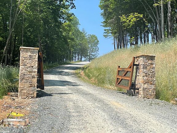 3rd image of 20 & 21 Lake Mist Trl