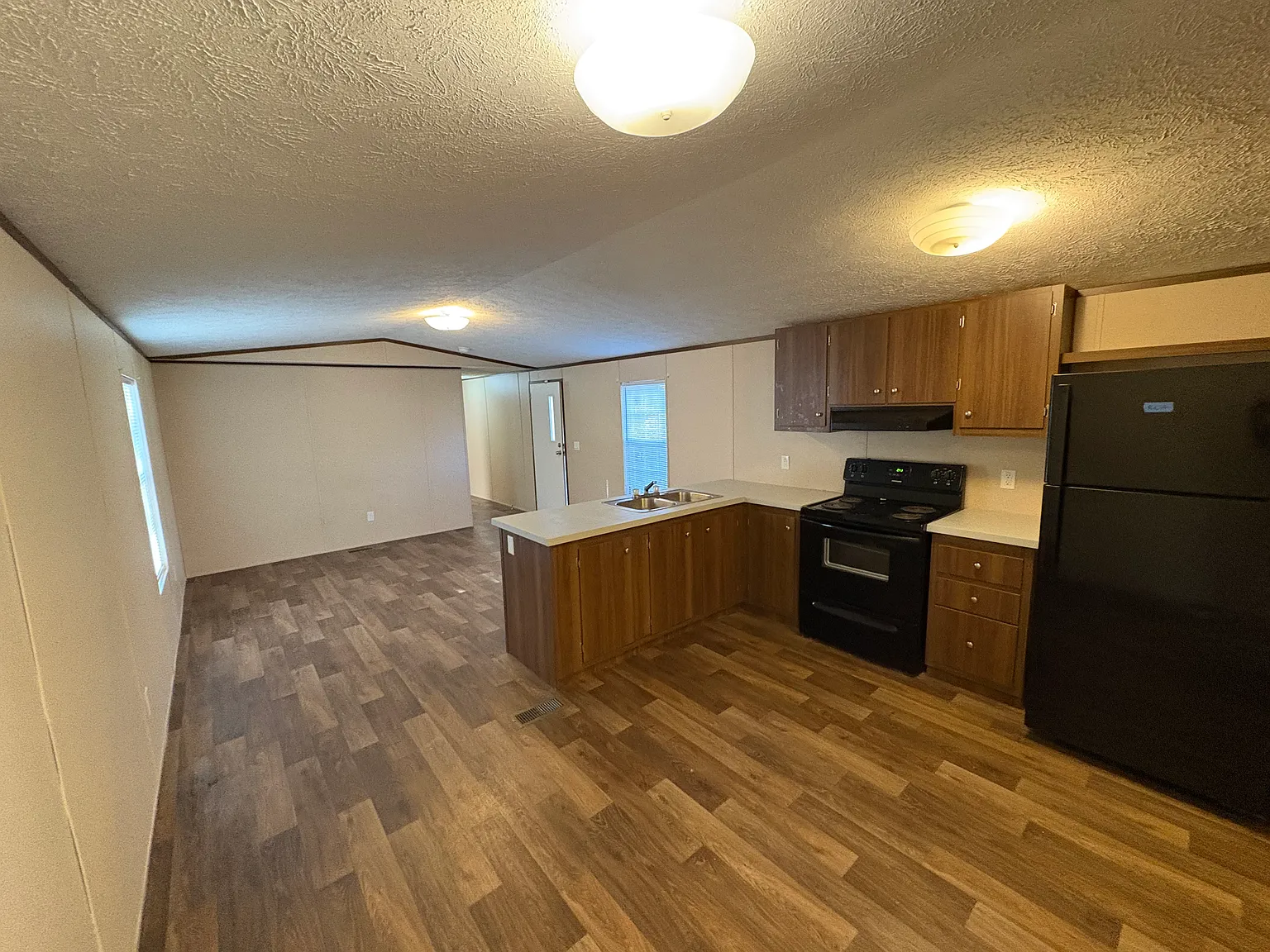 Rose City Estates — Photo 2