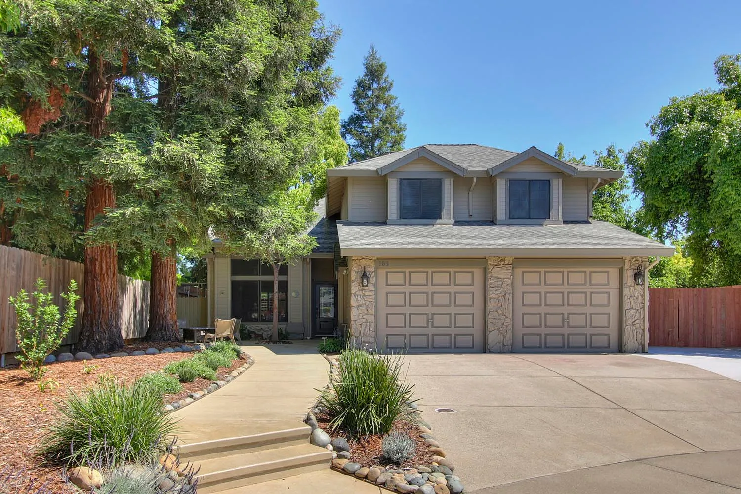 103 Herrill Ct photo 1