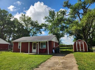 201 SW Sanneman Dr, Topeka, KS 66609