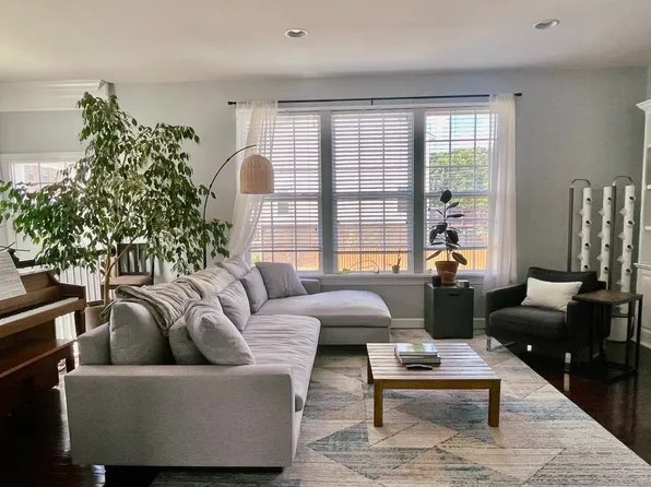 6238 Summit Point Ct, Alexandria, VA 22310