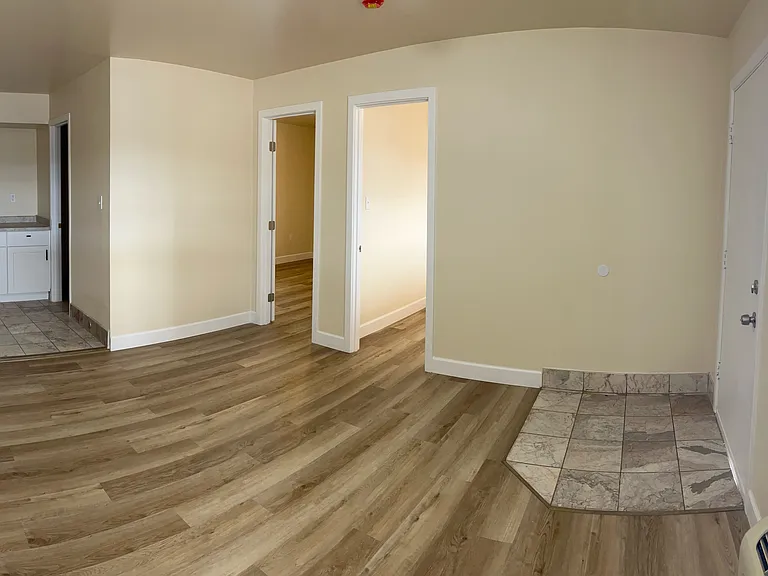 Farmington Flats — Photo 14